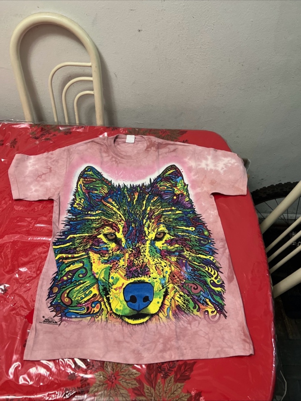 The Mountain Shirt  Dean Russo Mens Pink Wolf Graphic Tie Dye Tee Sz medium